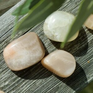 PINK MOONSTONE SMALL TUMBLE STONE
