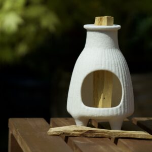 CERAMIC RIBBED PALO SANTO BURNER