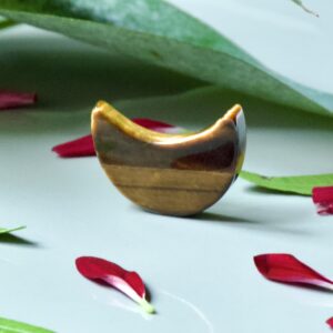 tigers eye moon